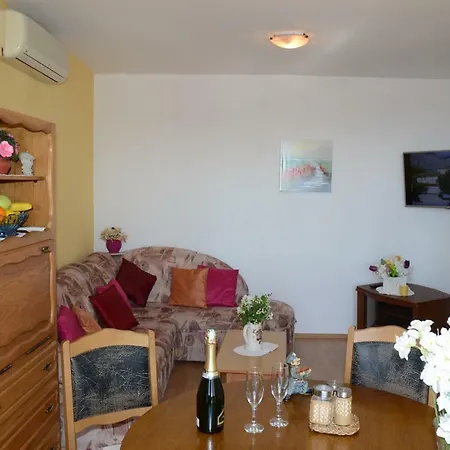 Alenka Apartment *